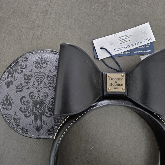 Disney x Dooney & Bourke Haunted Mansion Wallpaper Leather Minnie Mouse Ears NWT - Picture 4 of 8